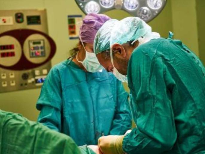 Some cardiologists in Maharashtra have been diagnosed with cancer | हार्टच्या डॉक्टरांना का छळतोय कॅन्सर? Some cardiologists in Maharashtra have been diagnosed with cancer | हार्टच्या डॉक्टरांना का छळतोय कॅन्सर?