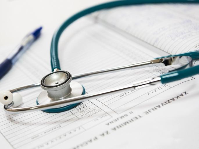 case against a bogus doctor in 10 months in Pune Isn't the doctor treating you bogus | तुमच्यावर उपचार करणारा डॉक्टर बोगस तर नाही ना? case against a bogus doctor in 10 months in Pune Isn't the doctor treating you bogus | तुमच्यावर उपचार करणारा डॉक्टर बोगस तर नाही ना?