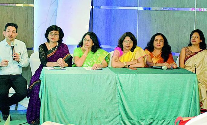 Decrease in mortality rate with the treatment of risk mothers | जोखमीच्या मातांवरील उपचाराने मृत्यू दरात घट Decrease in mortality rate with the treatment of risk mothers | जोखमीच्या मातांवरील उपचाराने मृत्यू दरात घट