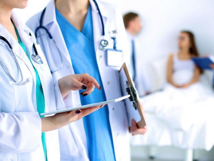 After the assurance, the movement of government medical college doctors was stopped | आश्वासनानंतर शासकीय वैद्यकीय महाविद्यालयीन डॉक्टरांचे आंदाेलन मागे