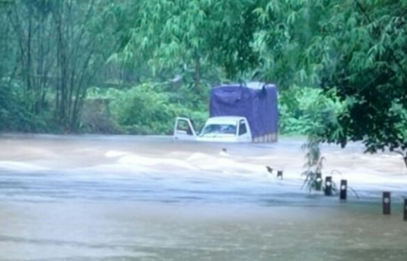 Malvan taluka has the highest rainfall of 157 mm. The rain | मालवण तालुक्यात सर्वाधिक 157 मि.मी. पाऊस Malvan taluka has the highest rainfall of 157 mm. The rain | मालवण तालुक्यात सर्वाधिक 157 मि.मी. पाऊस