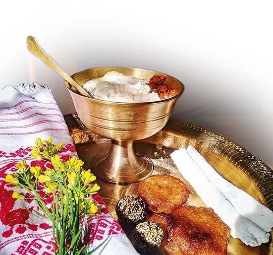 Poha, pohe, Chida, Chira, Sira, a different form of poha, but a great tradition of Assam & Bengal. | पोहे खाणार्यांना कुणी ‘बिदेशी’ म्हटलं तर दोई सिरा किंवा दोईचिडय़ातली ‘मिष्टी’ भावना कशी कळेल देशाला ? Poha, pohe, Chida, Chira, Sira, a different form of poha, but a great tradition of Assam & Bengal. | पोहे खाणार्यांना कुणी ‘बिदेशी’ म्हटलं तर दोई सिरा किंवा दोईचिडय़ातली ‘मिष्टी’ भावना कशी कळेल देशाला ?