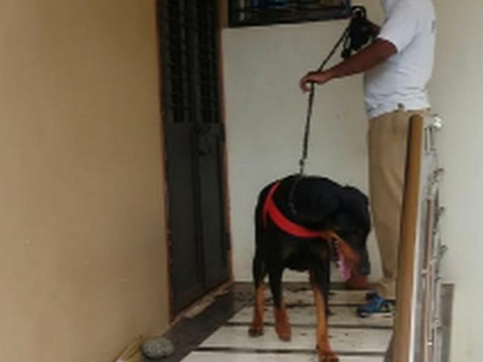 Thousands burglary in Chittor | चितोडला घरफोडी हजारोंचा ऐवज लंपास Thousands burglary in Chittor | चितोडला घरफोडी हजारोंचा ऐवज लंपास