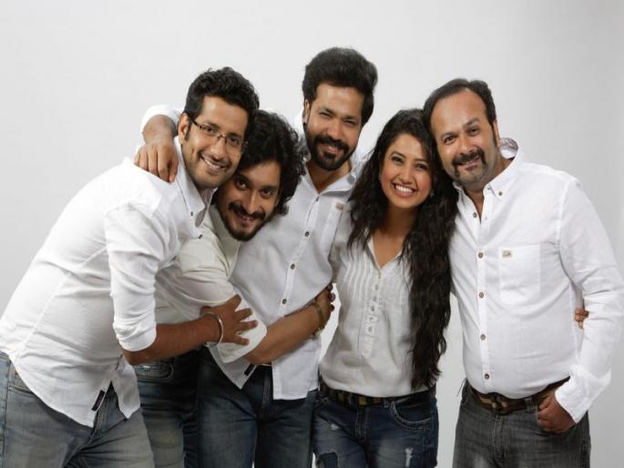 Dokyala Shot Marathi Movie Releasing Soon | मैत्रीची बंध घट्ट करणारा 'डोक्याला शॉट' या तारखेला रसिकांच्या भेटीला Dokyala Shot Marathi Movie Releasing Soon | मैत्रीची बंध घट्ट करणारा 'डोक्याला शॉट' या तारखेला रसिकांच्या भेटीला