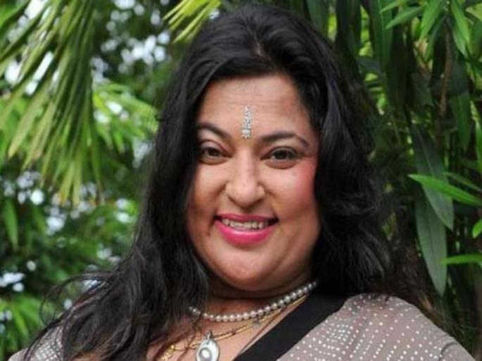 Dolly Bindra again in Bhopal; Filed in Khar police station | पुन्हा डॉली बिंद्रा वादाच्या भोवऱ्यात; खार पोलीस ठाण्यात गुन्हा दाखल  Dolly Bindra again in Bhopal; Filed in Khar police station | पुन्हा डॉली बिंद्रा वादाच्या भोवऱ्यात; खार पोलीस ठाण्यात गुन्हा दाखल