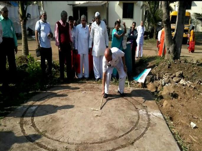 Aaji Ajoba sammelan in Dombivli | डोंबिवलीच्या विद्या निकेतन शाळेत भरले आजी-आजोबा संमेलन; विटीदांडू, संगीत खुर्ची खेळत लुटला आनंद