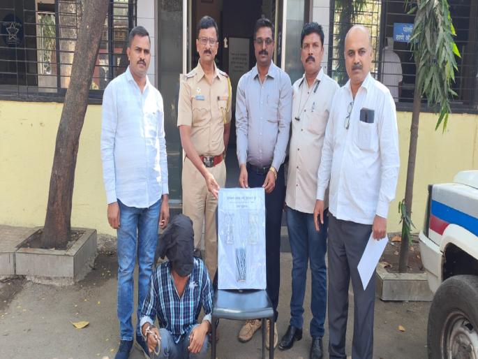 A thief who steals through an open door Confiscation of goods | उघड्या दरवाजावाटे चोरी करणारा गजाआड, मुद्देमाल जप्त A thief who steals through an open door Confiscation of goods | उघड्या दरवाजावाटे चोरी करणारा गजाआड, मुद्देमाल जप्त