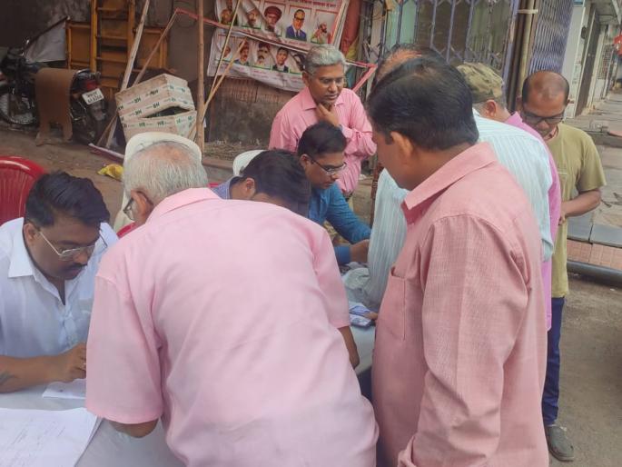 kalyan lok sabha election 2024 confusion persists in voter list in kalyan voter disenfranchised | Kalyan Lok Sabha Election Live कल्याणमध्ये मतदारयाद्यांमध्ये घोळ कायम; मतदार मतदानापासून वंचित kalyan lok sabha election 2024 confusion persists in voter list in kalyan voter disenfranchised | Kalyan Lok Sabha Election Live कल्याणमध्ये मतदारयाद्यांमध्ये घोळ कायम; मतदार मतदानापासून वंचित