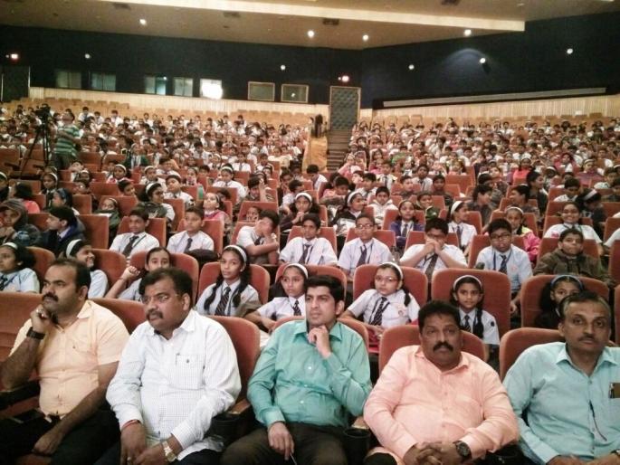 Omkar International, Vidyaniketan's students realized the importance of 'I' | ओमकार इंटरनॅशनल, विद्यानिकेतनच्या विद्यार्थ्यांनी जाणले ‘आई’चे महत्व Omkar International, Vidyaniketan's students realized the importance of 'I' | ओमकार इंटरनॅशनल, विद्यानिकेतनच्या विद्यार्थ्यांनी जाणले ‘आई’चे महत्व