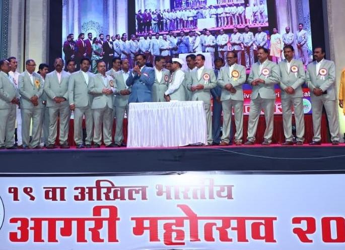 Agari Mahotsav breaks new high of over 4 lakh crowd | आगरी महोत्सवात ४ लाखांहून अधिक गर्दीचा नवा उच्चांक Agari Mahotsav breaks new high of over 4 lakh crowd | आगरी महोत्सवात ४ लाखांहून अधिक गर्दीचा नवा उच्चांक