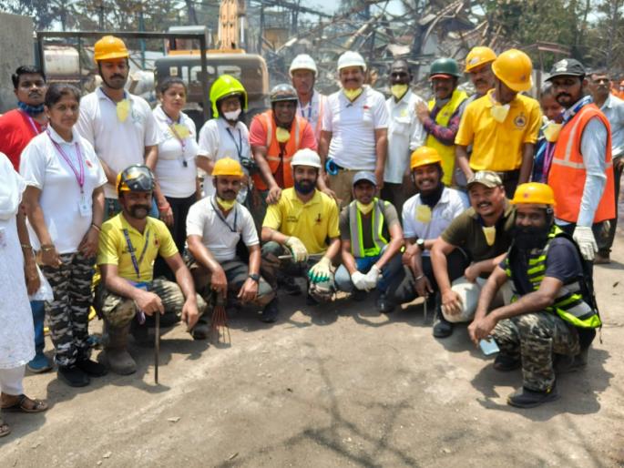 A 40-member team of Civil Defense carried out rescue operations for 36 hours in the blast incident | स्फोट दुर्घटनेत सिव्हिल डिफेन्सच्या ४० जणांच्या टीमने केले ३६ तास बचावकार्य A 40-member team of Civil Defense carried out rescue operations for 36 hours in the blast incident | स्फोट दुर्घटनेत सिव्हिल डिफेन्सच्या ४० जणांच्या टीमने केले ३६ तास बचावकार्य
