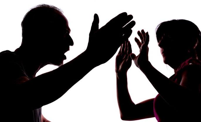 Corona lockdown; Lost jobs, Domestic violence also increased | कोरोनाने रोजगार हिरावला; कौटुंबिक हिंसाचारही वाढविला