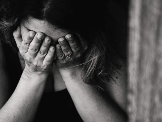 Boiling water thrown at a sleeping wife: An act of a suspicious husband in Nagpur | झोपेतील पत्नीवर टाकले उकळते पाणी : नागपुरात शंकाखोर पतीचे कृत्य Boiling water thrown at a sleeping wife: An act of a suspicious husband in Nagpur | झोपेतील पत्नीवर टाकले उकळते पाणी : नागपुरात शंकाखोर पतीचे कृत्य