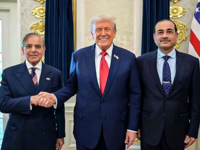 On India-Pak truce, Trump claims 350 Percentage tariff threat brought about peace | लेख: ट्रम्पचं लाडकं 'लेकरू' होताना पाक कंगाल! On India-Pak truce, Trump claims 350 Percentage tariff threat brought about peace | लेख: ट्रम्पचं लाडकं 'लेकरू' होताना पाक कंगाल!