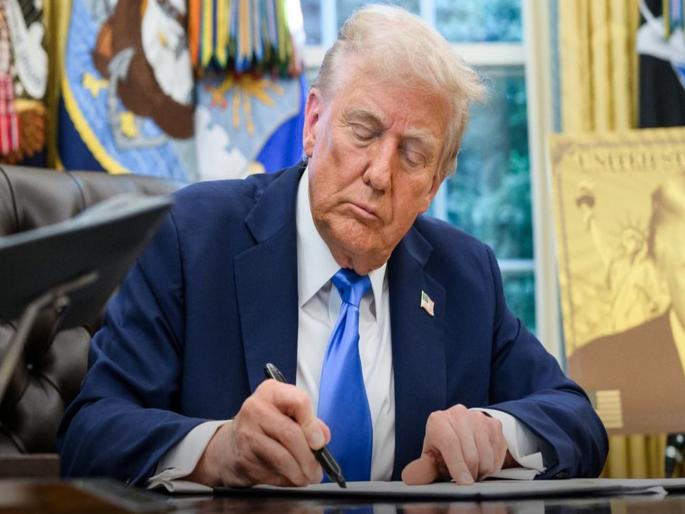 Tariffs hit branded medicines too; US President Donald Trump announces 100% import duty | ब्रँडेड औषधांनाही ‘टॅरिफ’ची कडू गोळी; ट्रम्प यांनी केली १००% आयात शुल्काची घोषणा