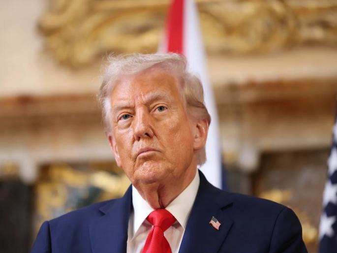 Donald trump’s H-1B Visa Fee Hike: Big Blow to Indian Tech Workers and Students | 'टॅरिफ'नंतर ट्रम्प यांचा नवा फतवा! भारतीयांसाठी 'अमेरिकन ड्रीम' महागणार! Visa साठी भरावे लागणार ₹८८ लाख Donald trump’s H-1B Visa Fee Hike: Big Blow to Indian Tech Workers and Students | 'टॅरिफ'नंतर ट्रम्प यांचा नवा फतवा! भारतीयांसाठी 'अमेरिकन ड्रीम' महागणार! Visa साठी भरावे लागणार ₹८८ लाख