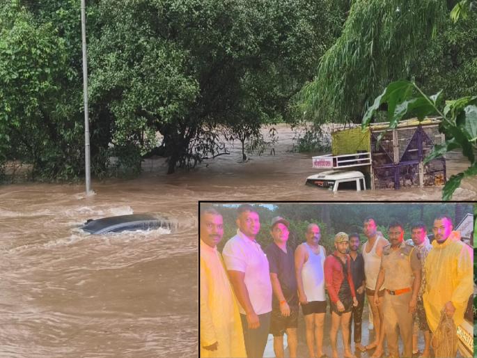 Heavy rains in Dodamarg taluka Sindhudurg; Two cars got stuck in flood water in Bhedshi | Sindhudurg: दोडामार्ग तालुक्यात मुसळधार; भेडशीत पुराच्या पाण्यात दोन गाड्या अडकल्या, पोलिस, स्थानिक युवकांनी चौघांना वाचविले Heavy rains in Dodamarg taluka Sindhudurg; Two cars got stuck in flood water in Bhedshi | Sindhudurg: दोडामार्ग तालुक्यात मुसळधार; भेडशीत पुराच्या पाण्यात दोन गाड्या अडकल्या, पोलिस, स्थानिक युवकांनी चौघांना वाचविले