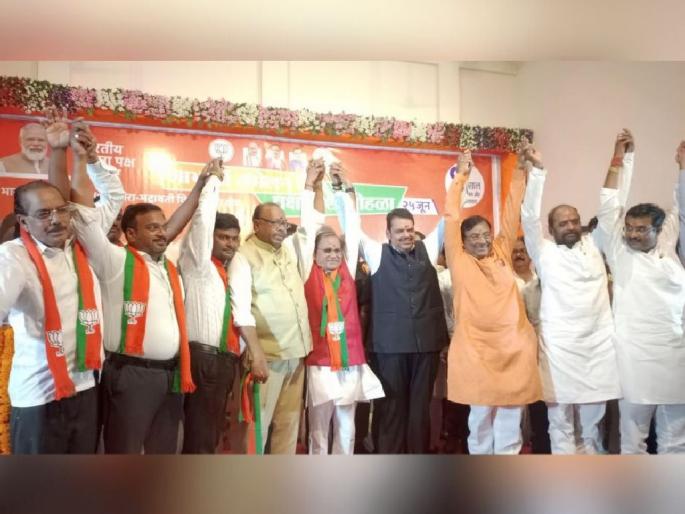 Even in the middle of the night people come with questions, our doors are open - Devendra Fadnavis | अर्ध्या रात्रीही जनमानसांचे प्रश्न घेऊन आलात तरी आमची दारे खुली - देवेंद्र फडणवीस Even in the middle of the night people come with questions, our doors are open - Devendra Fadnavis | अर्ध्या रात्रीही जनमानसांचे प्रश्न घेऊन आलात तरी आमची दारे खुली - देवेंद्र फडणवीस