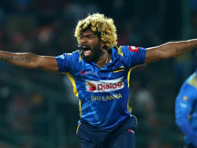 History created by Lasith Malinga; took 4 wickets in 4 balls with hattrick | मलिंगाने रचला इतिहास; एकाच षटकात खेचला 'बळीचौकार'