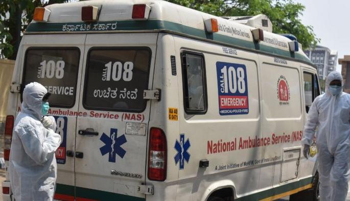 Coronavirus in Amravati; Need 108 ambulances? Ask if there is a bed first | Coronavirus in Amravati; १०८ रुग्णवाहिका हवी? आधी बेड आहे का, विचारा Coronavirus in Amravati; Need 108 ambulances? Ask if there is a bed first | Coronavirus in Amravati; १०८ रुग्णवाहिका हवी? आधी बेड आहे का, विचारा