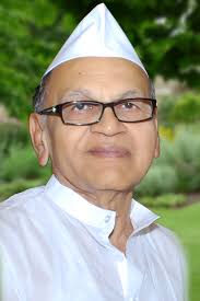 Ratanlal Bafna was cremated in a mournful atmosphere | रतनलाल बाफना यांच्यावर शोकाकुल वातावरणात अंत्यसंस्कार Ratanlal Bafna was cremated in a mournful atmosphere | रतनलाल बाफना यांच्यावर शोकाकुल वातावरणात अंत्यसंस्कार