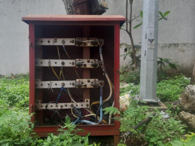 Frequent power outages in Pimpri-Chinchwad; Increase in incidents of robbery and beatings | पिंपरीत विजेचा लपंडावाचा खेळ ; लूट व मारहाणीच्या घटनांमध्ये वाढ Frequent power outages in Pimpri-Chinchwad; Increase in incidents of robbery and beatings | पिंपरीत विजेचा लपंडावाचा खेळ ; लूट व मारहाणीच्या घटनांमध्ये वाढ