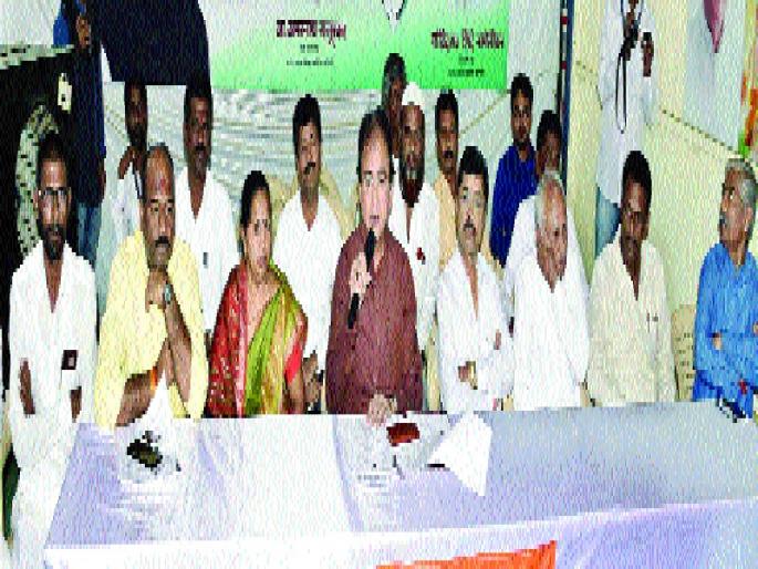 Advocacy of Guardian Minister's Policy | पालकमंत्र्यांचे धोरण अडवणुकीचे Advocacy of Guardian Minister's Policy | पालकमंत्र्यांचे धोरण अडवणुकीचे
