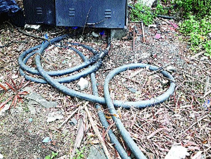 After the accident, Mahavitaran Nidrishch, Ghansoli and Airoli, the situation is serious | दुर्घटनेनंतरही महावितरण निद्रिस्तच, घणसोलीसह ऐरोलीमध्ये परिस्थिती गंभीर After the accident, Mahavitaran Nidrishch, Ghansoli and Airoli, the situation is serious | दुर्घटनेनंतरही महावितरण निद्रिस्तच, घणसोलीसह ऐरोलीमध्ये परिस्थिती गंभीर