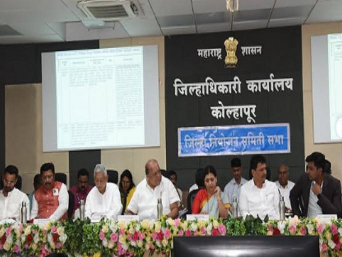 Leaders will be tested in Kolhapur while selecting workers for the District Planning Committee | Kolhapur: ‘डीपीसी’ची वारी, नेत्यांची डोकेदुखी, १९ जागांसाठी महायुतीत सुरु साठमारी Leaders will be tested in Kolhapur while selecting workers for the District Planning Committee | Kolhapur: ‘डीपीसी’ची वारी, नेत्यांची डोकेदुखी, १९ जागांसाठी महायुतीत सुरु साठमारी