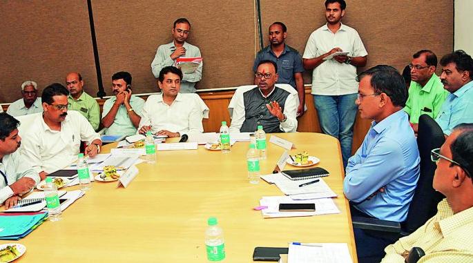 Give DPC work orders before 10 September | डीपीसीच्या कामांचे १० सप्टेंबरपूर्वी कार्यादेश द्या Give DPC work orders before 10 September | डीपीसीच्या कामांचे १० सप्टेंबरपूर्वी कार्यादेश द्या