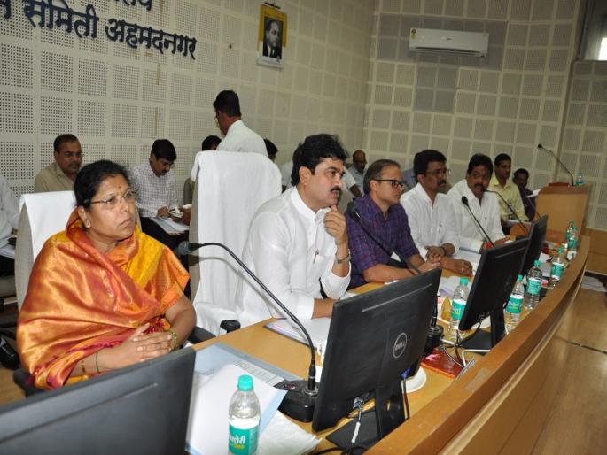 The highest in the municipal district section of the fund expenditure | निधी खर्चात नगर जिल्हा विभागात अव्वल The highest in the municipal district section of the fund expenditure | निधी खर्चात नगर जिल्हा विभागात अव्वल