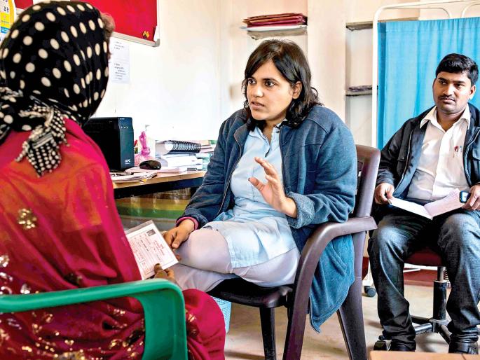 psychiatrist aarti bang settled in Gadchiroli shares her story.. | मानसोपचार तज्ज्ञ म्हणून गडचिरोलीत स्थायिक झालेल्या आरतीची गोष्ट. psychiatrist aarti bang settled in Gadchiroli shares her story.. | मानसोपचार तज्ज्ञ म्हणून गडचिरोलीत स्थायिक झालेल्या आरतीची गोष्ट.