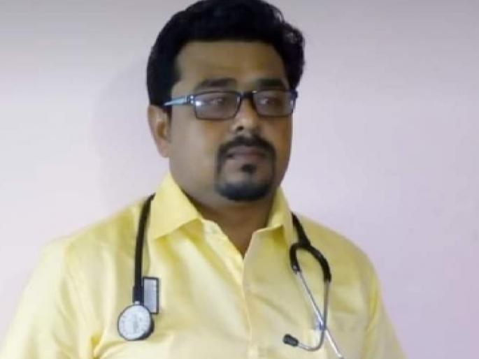 Health officials choked as the vaccination began | वरिष्ठांच्या जाचाला कंटाळून लसीकरण सुरु असतानाच अधिकाऱ्याने केली आत्महत्या Health officials choked as the vaccination began | वरिष्ठांच्या जाचाला कंटाळून लसीकरण सुरु असतानाच अधिकाऱ्याने केली आत्महत्या