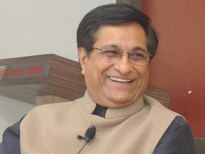 Lokmat Maharashtrian of the Year 2019: Dr. Lokendra sing wins Best Doctor Award in Medical State Category | LMOTY 2019: गरजूंसाठी स्वस्तात सर्जरी करणारे डॉ. लोकेंद्र सिंग ठरले 'महाराष्ट्रीयन ऑफ द इयर' Lokmat Maharashtrian of the Year 2019: Dr. Lokendra sing wins Best Doctor Award in Medical State Category | LMOTY 2019: गरजूंसाठी स्वस्तात सर्जरी करणारे डॉ. लोकेंद्र सिंग ठरले 'महाराष्ट्रीयन ऑफ द इयर'