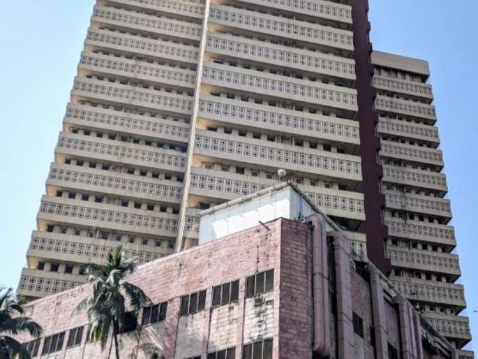 82 of the 'Hinduja' are under supervision; Eight high risk patients in the isolation room | Corona Virus: ‘हिंदुजा’तील ८२ जण देखरेखीखाली; आठ हाय रिस्क रुग्ण विलगीकरण कक्षात 82 of the 'Hinduja' are under supervision; Eight high risk patients in the isolation room | Corona Virus: ‘हिंदुजा’तील ८२ जण देखरेखीखाली; आठ हाय रिस्क रुग्ण विलगीकरण कक्षात