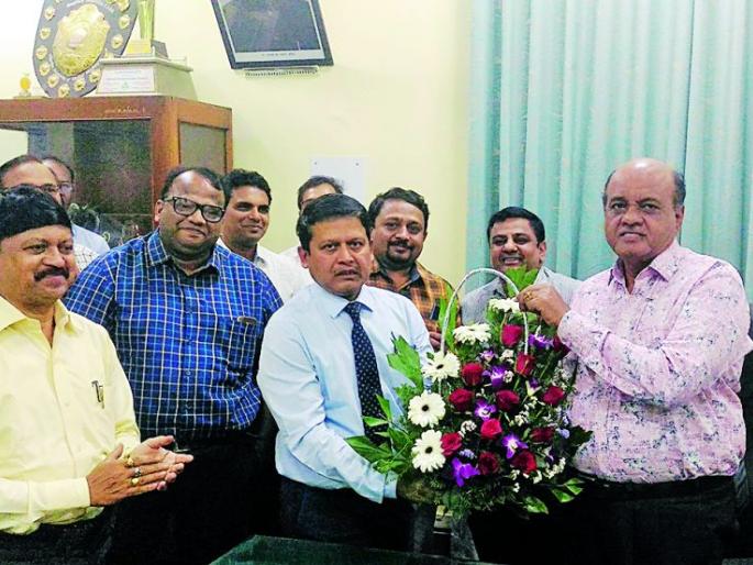 Do people oriented work as a centerpiece for students and patients: Abhimanyu Niswade | विद्यार्थी व रुग्णांना केंद्रबिंदू मानून लोकभिमुख कार्य करा : अभिमन्यू निसवाडे