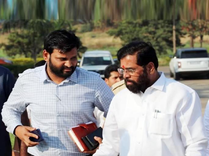 cm eknath shinde osd dr rahul gethe save life of old age people who face fatal accident on mumbai pune expressway | CM Eknath Shinde OSD: एक्स्प्रेसवर भीषण अपघात; CM शिंदेंच्या विश्वासू सहकाऱ्याची तत्परता, आजी-आजोबांचा वाचवला जीव cm eknath shinde osd dr rahul gethe save life of old age people who face fatal accident on mumbai pune expressway | CM Eknath Shinde OSD: एक्स्प्रेसवर भीषण अपघात; CM शिंदेंच्या विश्वासू सहकाऱ्याची तत्परता, आजी-आजोबांचा वाचवला जीव