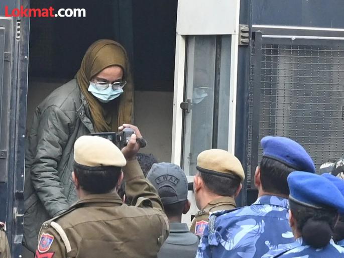 White Collar Terror Module Busted Doctors Plotted Multiple City Blasts with 26 Lakh Funding | ५ डॉक्टरांनी २६ लाख जमवले; दिल्लीतील स्फोट फक्त ट्रेलर, अनेक शहरांत हल्ल्याची योजना, NIA चा खुलासा White Collar Terror Module Busted Doctors Plotted Multiple City Blasts with 26 Lakh Funding | ५ डॉक्टरांनी २६ लाख जमवले; दिल्लीतील स्फोट फक्त ट्रेलर, अनेक शहरांत हल्ल्याची योजना, NIA चा खुलासा