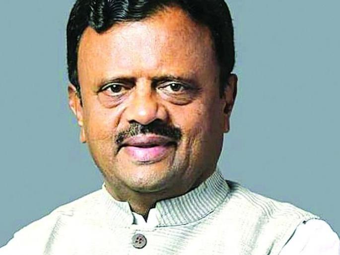 Rajendra Shingane raid on Gutkha sell center in Akola | अन्न व औषध प्रशासन मंत्री डॉ. राजेंद्र शिंगणे यांचा गुटखा विक्री केंद्रावर छापा Rajendra Shingane raid on Gutkha sell center in Akola | अन्न व औषध प्रशासन मंत्री डॉ. राजेंद्र शिंगणे यांचा गुटखा विक्री केंद्रावर छापा