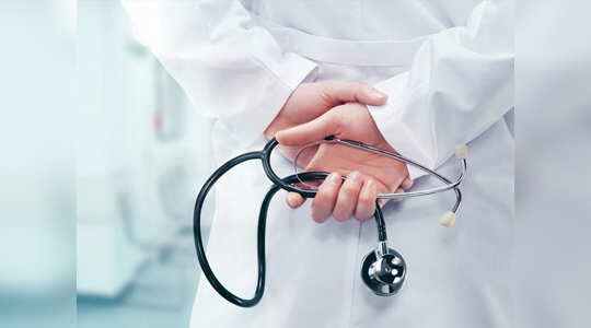 Lockdown News: Treatment restricted to fixed rates; Action on looters | Lockdown News: निश्चित दरांनुसारच उपचारांचे बंधन; लूट करणाऱ्यांवर कारवाई Lockdown News: Treatment restricted to fixed rates; Action on looters | Lockdown News: निश्चित दरांनुसारच उपचारांचे बंधन; लूट करणाऱ्यांवर कारवाई