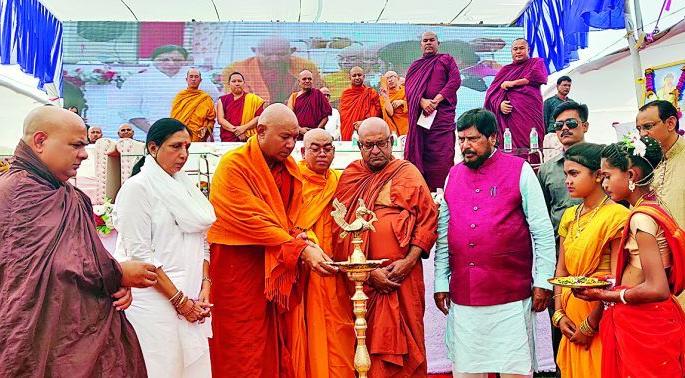 Today the country needs a lot of Buddhist Dhamma: Bhadant Sangha Sena | आज देशाला बौद्ध धम्माची नितांत गरज : भदंत संघसेना Today the country needs a lot of Buddhist Dhamma: Bhadant Sangha Sena | आज देशाला बौद्ध धम्माची नितांत गरज : भदंत संघसेना