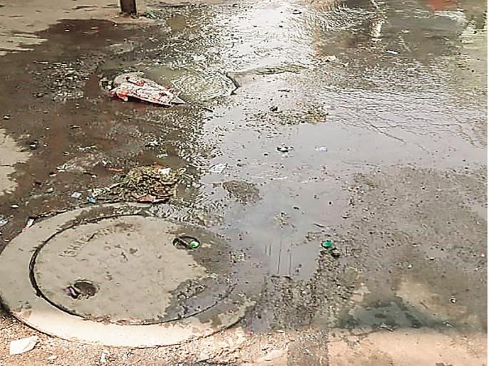 Three workers die in a tank at Mira Road | मीरा रोडमध्ये टाकीत गुदमरून ३ कामगारांचा मृत्यू Three workers die in a tank at Mira Road | मीरा रोडमध्ये टाकीत गुदमरून ३ कामगारांचा मृत्यू