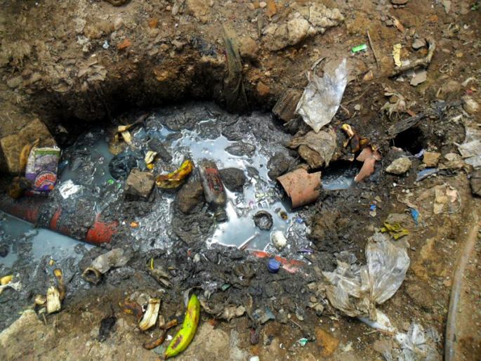 CIDCO sewage pits | उघड्यावरील सांडपाण्याने नागरिकांचे आरोग्य धोक्यात CIDCO sewage pits | उघड्यावरील सांडपाण्याने नागरिकांचे आरोग्य धोक्यात