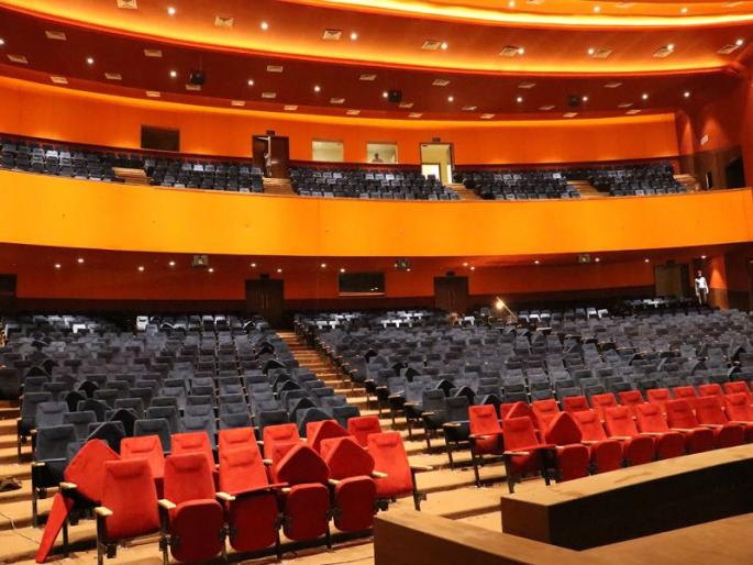 The will of the aeroli theater will increase | ऐरोली नाट्यगृहाच्या आसनक्षमतेमध्ये होणार वाढ The will of the aeroli theater will increase | ऐरोली नाट्यगृहाच्या आसनक्षमतेमध्ये होणार वाढ