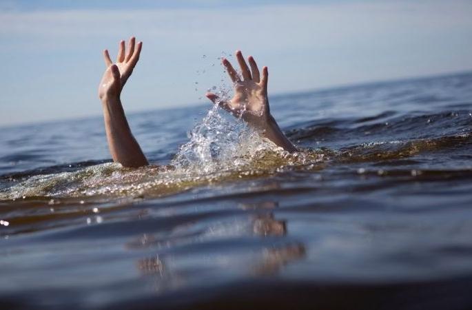 Uncle nephew drowned in the Vena river in Nagpur district | काका-पुतण्या नागपूर जिल्ह्यातील वेणा नदीत बुडाले Uncle nephew drowned in the Vena river in Nagpur district | काका-पुतण्या नागपूर जिल्ह्यातील वेणा नदीत बुडाले