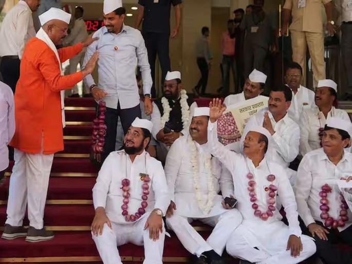 ruckus over Onion in the vidhan sabha; Possibility of subsidy of Rs.200 to Rs.300 per quintal | विधिमंडळात कांद्यावरून ‘रड’कंदन; प्रतिक्विंटल २०० ते ३०० रुपयांच्या अनुदानाची शक्यता ruckus over Onion in the vidhan sabha; Possibility of subsidy of Rs.200 to Rs.300 per quintal | विधिमंडळात कांद्यावरून ‘रड’कंदन; प्रतिक्विंटल २०० ते ३०० रुपयांच्या अनुदानाची शक्यता