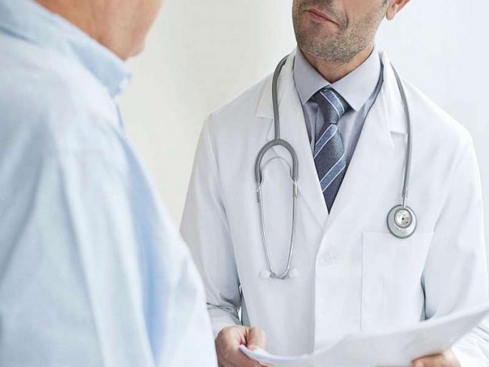 Doctor's vision of humanity in Alibaug | अलिबागमध्ये डॉक्टरांनी घडवले माणुसकीचे दर्शन Doctor's vision of humanity in Alibaug | अलिबागमध्ये डॉक्टरांनी घडवले माणुसकीचे दर्शन