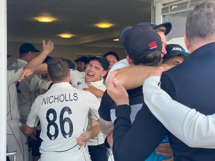 WTC final 2021 Ind vs NZ Test : SCENES in the New Zealand dressing room after winning Ross Taylor hit winning shots, Video | WTC Final 2021 IND vs NZ : ... अन् न्यूझीलंडच्या ड्रेसिंग रुममध्ये भावनांचा बांध फुटला, जेतेपदाचा असा जल्लोष साजरा झाला, Video 