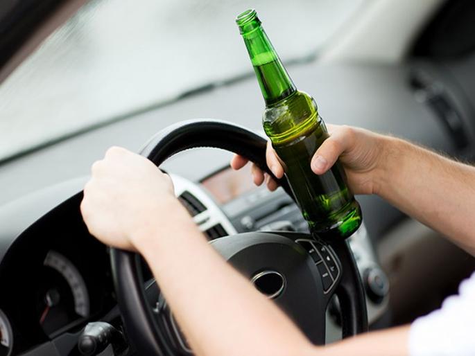 drink and drive traffic police action against drunk drivers in mumbai nagpur | थर्टी फर्स्ट सेलिब्रेशन ! 'झिंगाट' वाहन चालकांविरोधात कारवाई, मुंबईत 613 तर नागपुरात 770 जणांविरोधात गुन्हे drink and drive traffic police action against drunk drivers in mumbai nagpur | थर्टी फर्स्ट सेलिब्रेशन ! 'झिंगाट' वाहन चालकांविरोधात कारवाई, मुंबईत 613 तर नागपुरात 770 जणांविरोधात गुन्हे