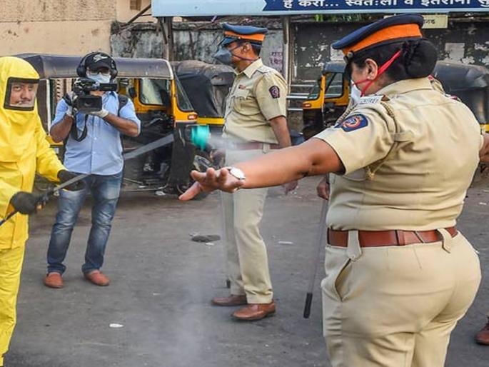 Corona transition to police control room | पोलिसांच्या नियंत्रण कक्षात कोरोनाचे संक्रमण Corona transition to police control room | पोलिसांच्या नियंत्रण कक्षात कोरोनाचे संक्रमण